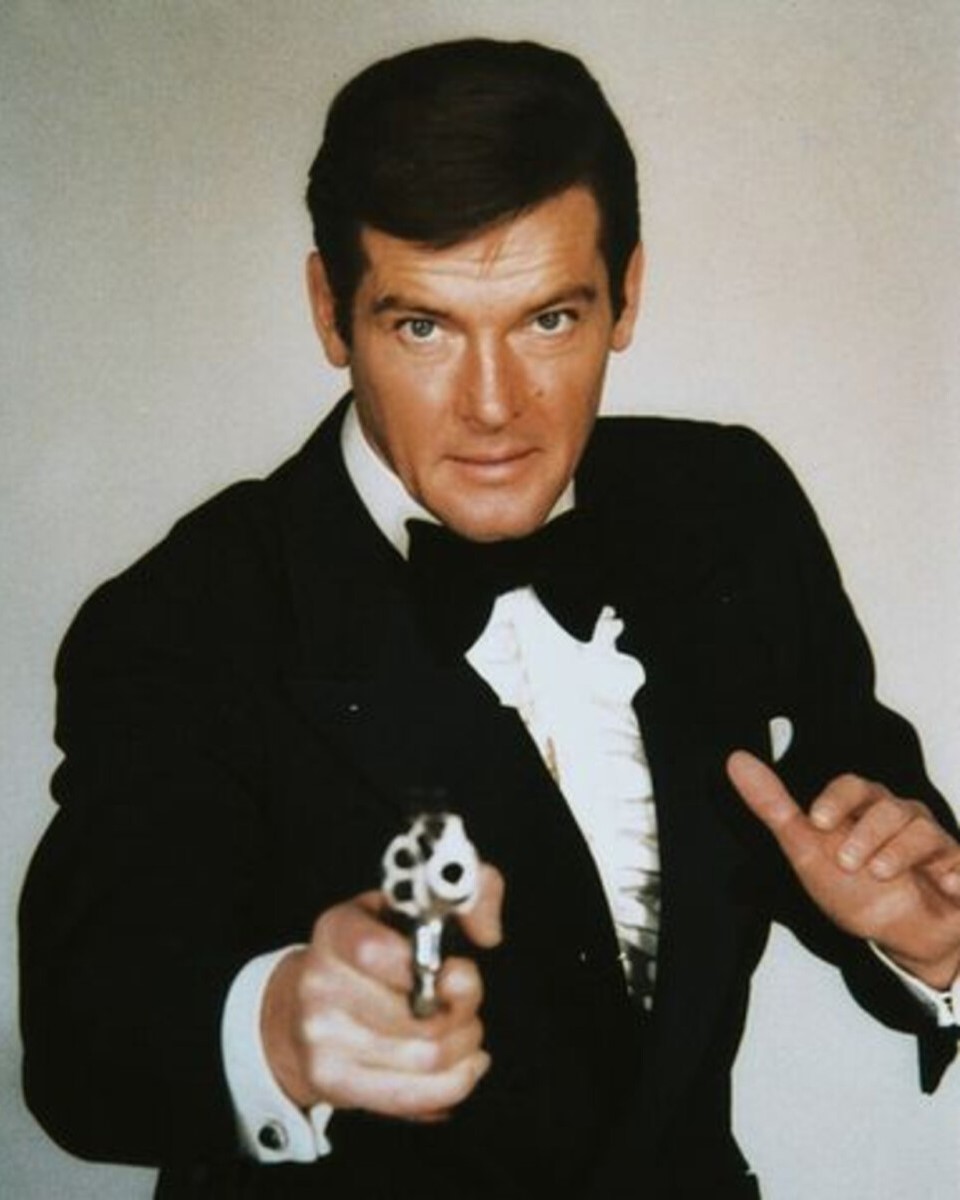 Roger Moore als James Bond